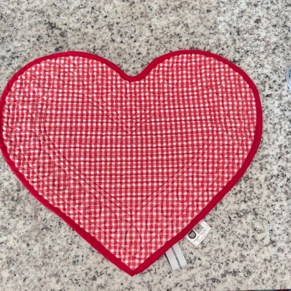 Cupcakes & Cashmere Placemats (4) Hearts Red White Gingham Polyester